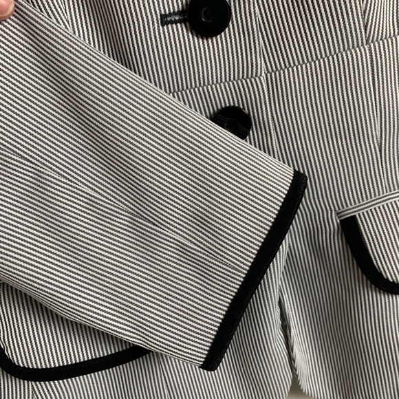 Nine West blazer gray pinstripe size 2 - Picture 4 of 8
